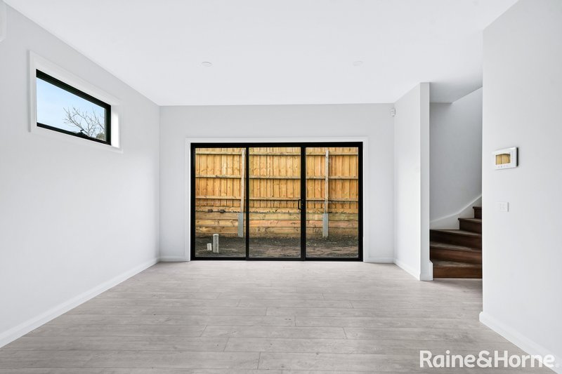Photo - 5/18 Schotters Road, Mernda VIC 3754 - Image 4