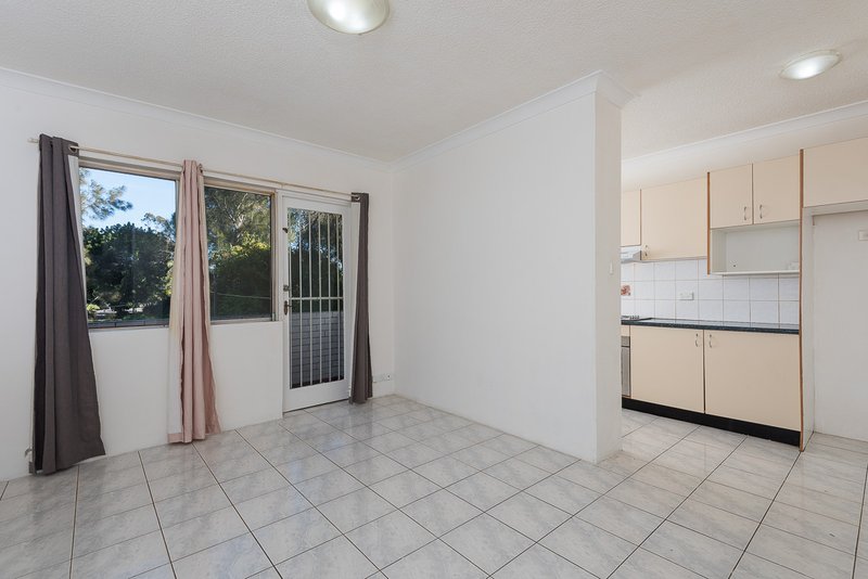 Photo - 5/186-188 Sandal Crescent, Carramar NSW 2163 - Image 2