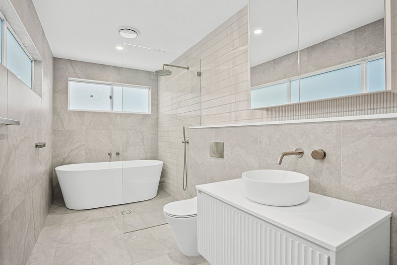 Photo - 5/18A Falcon Street, Shellharbour City Centre NSW 2529 - Image 6