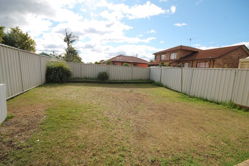 Photo - 5/192 Wilson Road, Green Valley NSW 2168 - Image 6