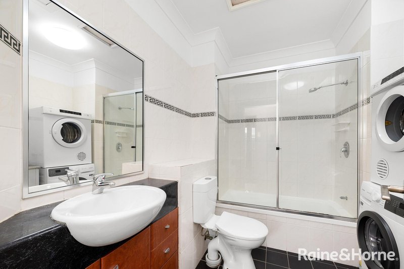 Photo - 5/194 Carmody Road, St Lucia QLD 4067 - Image 11