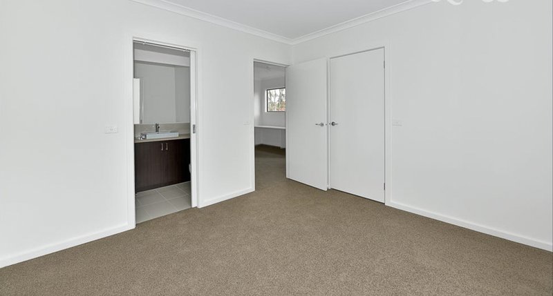 Photo - 5/194 Gordons Road, South Morang VIC 3752 - Image 5