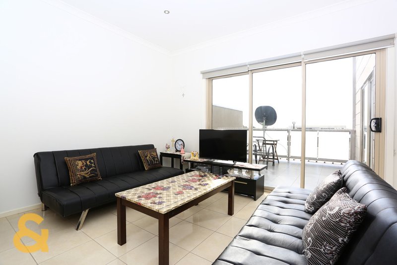 Photo - 5/198 Newbury Boulevard, Craigieburn VIC 3064 - Image 3