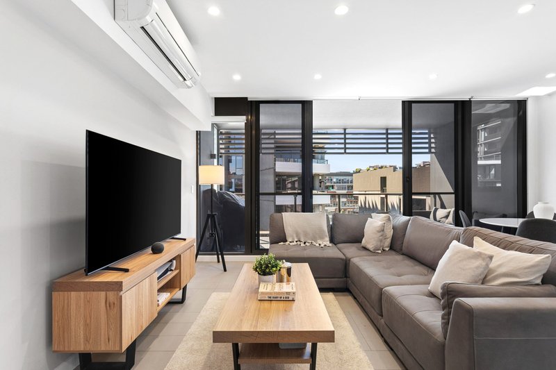 Photo - 519/850 Bourke Street, Waterloo NSW 2017 - Image 1