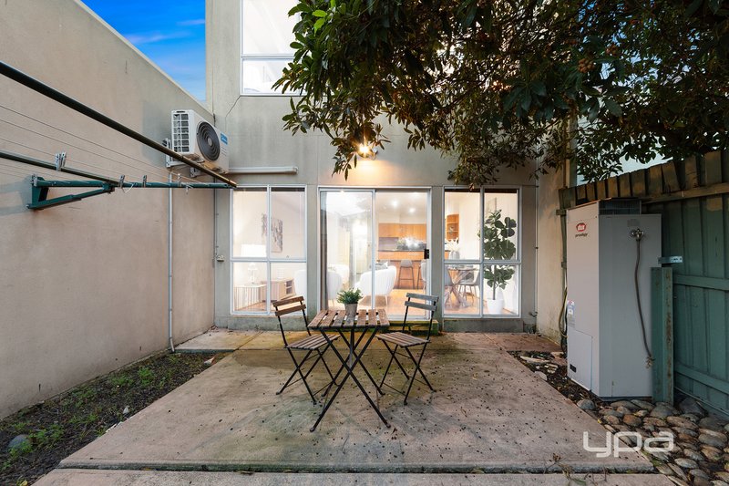Photo - 5/1A Wattle Road, Maidstone VIC 3012 - Image 7