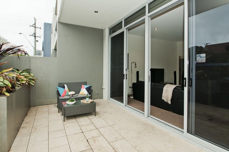 Photo - 5/2-12 Young Street, Wollongong NSW 2500 - Image 9