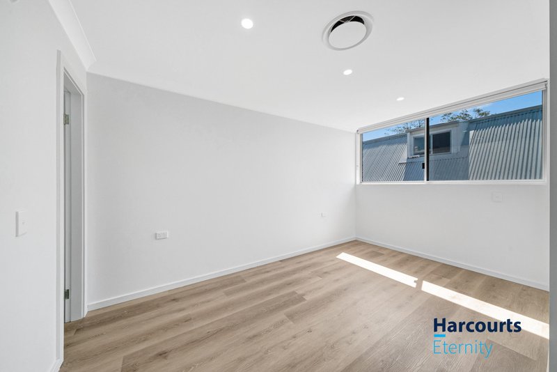 Photo - 5/2-4 Andrew Place, Girraween NSW 2145 - Image 8