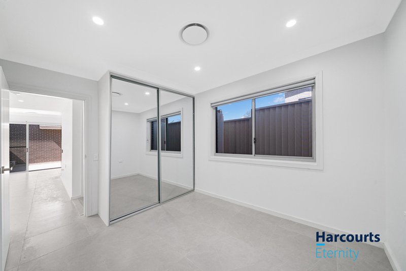 Photo - 5/2-4 Andrew Place, Girraween NSW 2145 - Image 9