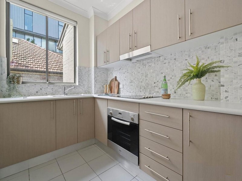 Photo - 5/2-4 Berry Street, North Sydney NSW 2060 - Image 3