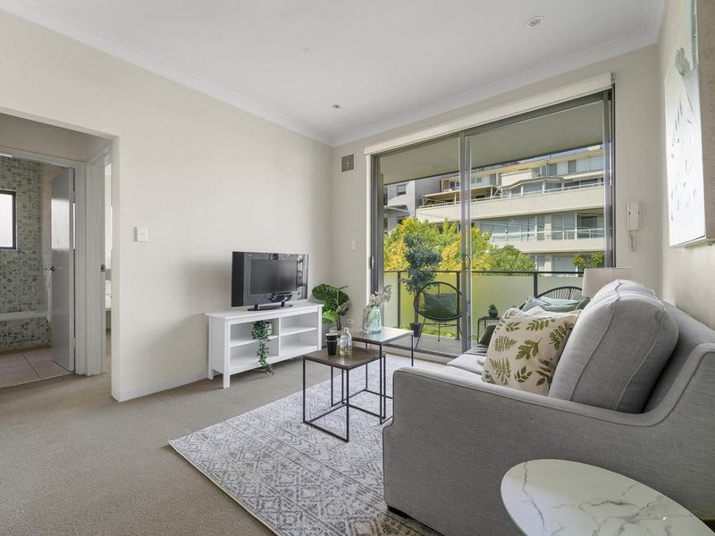 Photo - 5/2-4 Berry Street, North Sydney NSW 2060 - Image 4