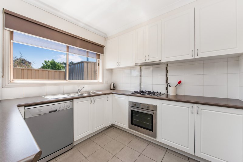 Photo - 5/2-4 Bluehills Boulevard, Pakenham VIC 3810 - Image 5