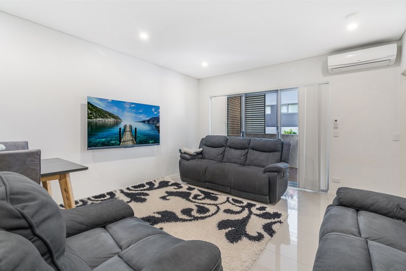 Photo - 5/2-4 George Street, Warwick Farm NSW 2170 - Image 4