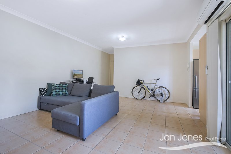 Photo - 5/2-4 Irene Street, Redcliffe QLD 4020 - Image 4