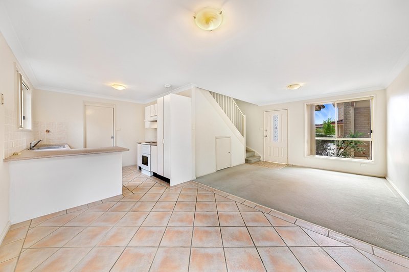 Photo - 5/2-4 Oxford Drive, Lake Haven NSW 2263 - Image 2