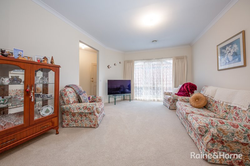 Photo - 5/2-4 Pasley Street, Sunbury VIC 3429 - Image 2