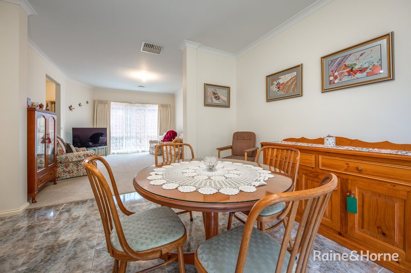 Photo - 5/2-4 Pasley Street, Sunbury VIC 3429 - Image 3