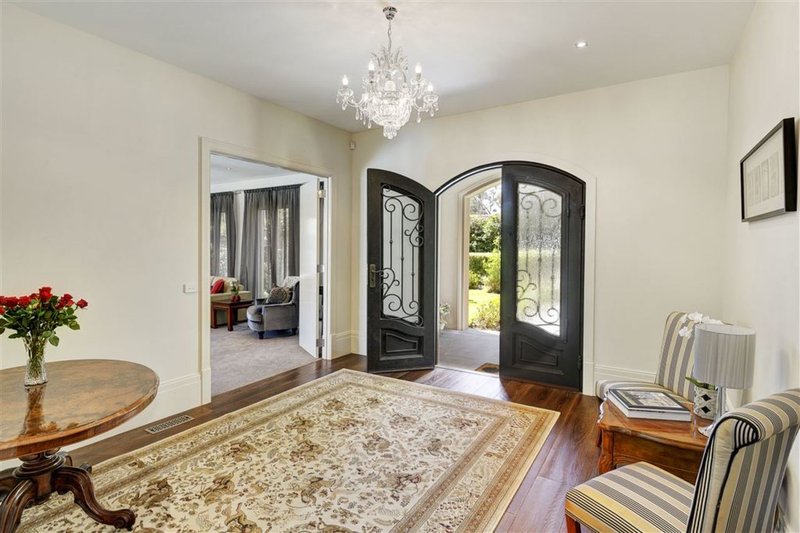 Photo - 52 - 54 Waimarie Drive, Mount Waverley VIC 3149 - Image 2