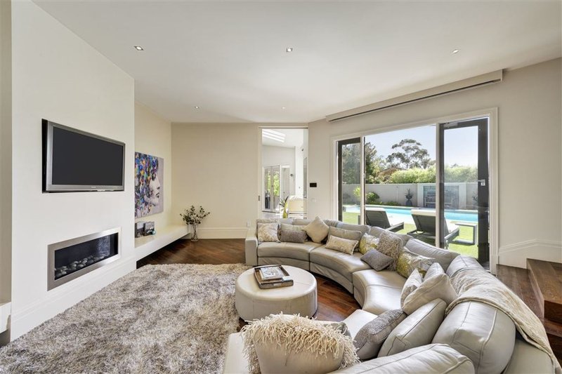 Photo - 52 - 54 Waimarie Drive, Mount Waverley VIC 3149 - Image 9