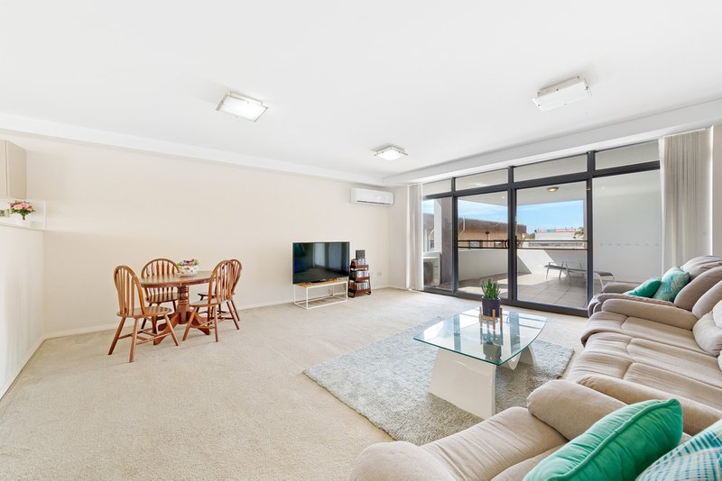 Photo - 5/2-6 Warrigal Street, The Entrance NSW 2261 - Image 3