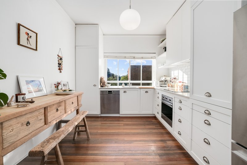 Photo - 5/2-8 Ramsgate Avenue, Bondi Beach NSW 2026 - Image 4