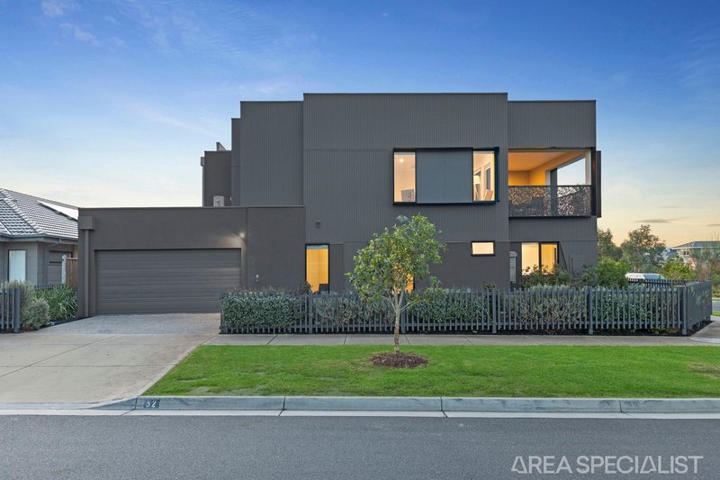 Photo - 52 Aberfeldy Crescent, Cranbourne South VIC 3977 - Image 1