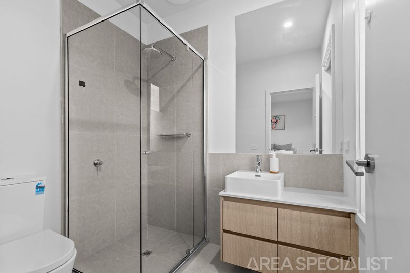 Photo - 52 Aberfeldy Crescent, Cranbourne South VIC 3977 - Image 8