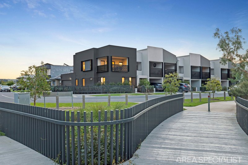 Photo - 52 Aberfeldy Crescent, Cranbourne South VIC 3977 - Image 16