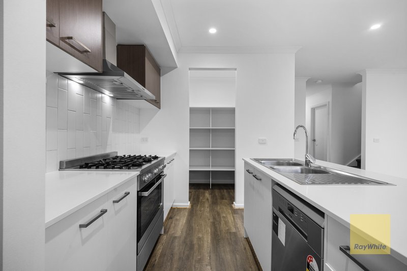 Photo - 52 Amukta Road, Truganina VIC 3029 - Image 11