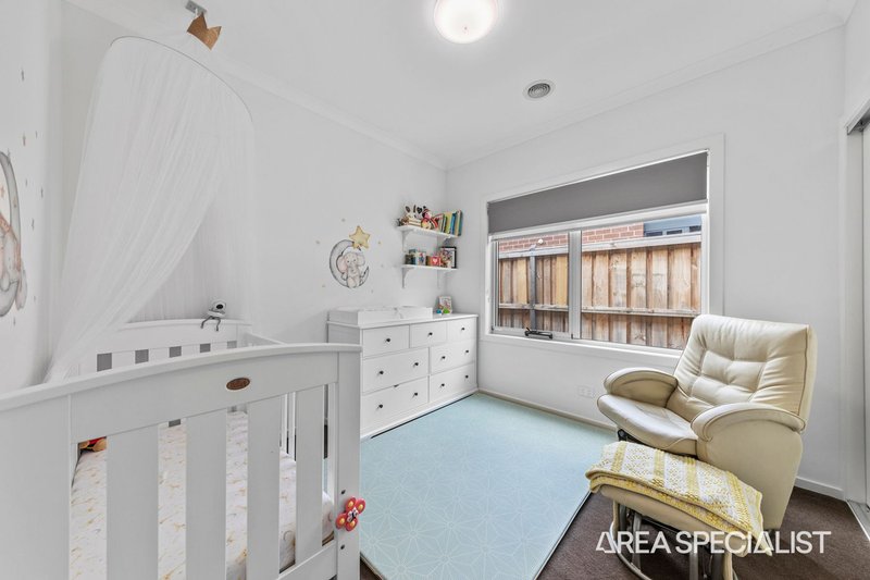 Photo - 52 Arlington Avenue, Pakenham VIC 3810 - Image 11