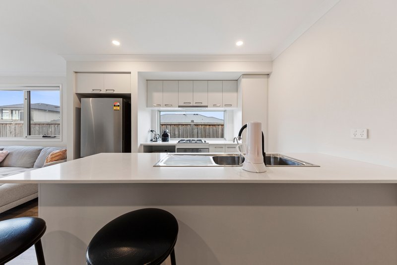 Photo - 52 Babar Drive, Officer VIC 3809 - Image 2