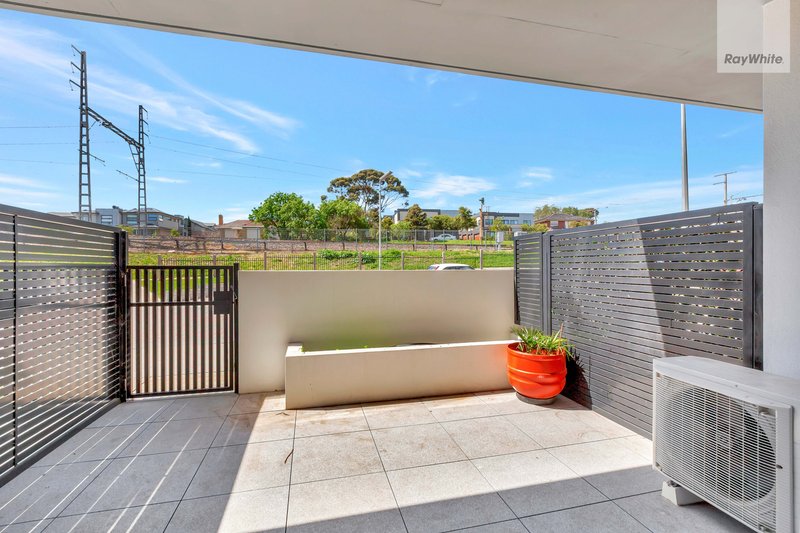 Photo - 5/2 Bailey Cresscent , Oak Park VIC 3046 - Image 8