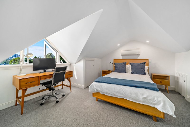 Photo - 52 Ballast Point Road, Birchgrove NSW 2041 - Image 15