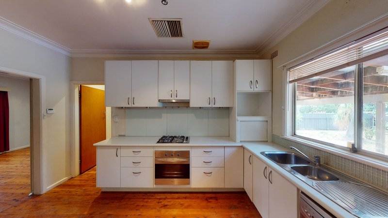 Photo - 52 Banksia Crescent, Dubbo NSW 2830 - Image 3