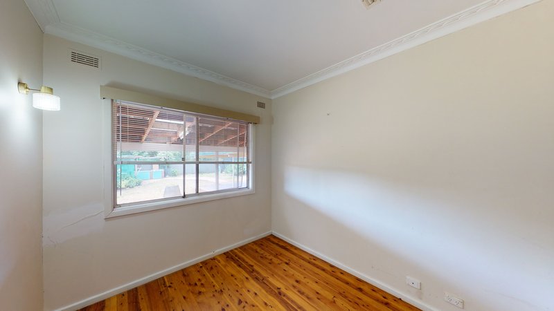 Photo - 52 Banksia Crescent, Dubbo NSW 2830 - Image 10