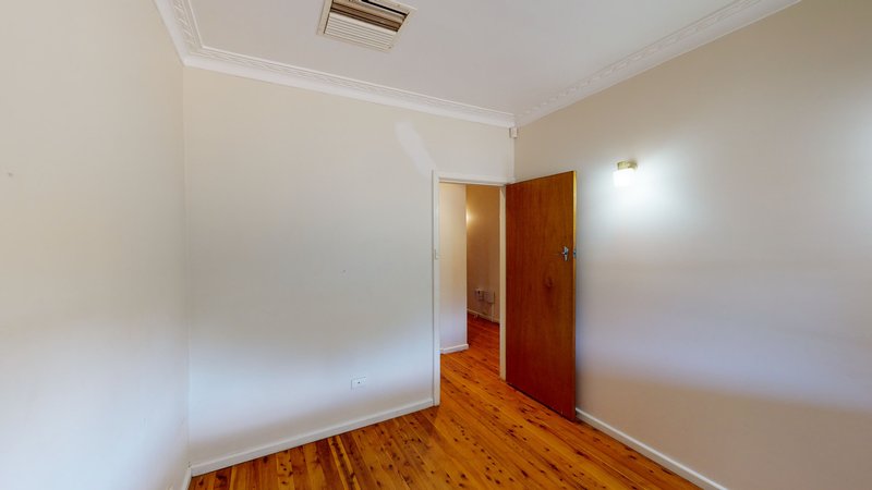 Photo - 52 Banksia Crescent, Dubbo NSW 2830 - Image 11