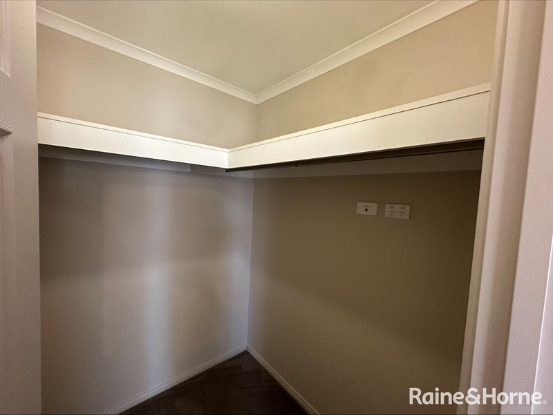Photo - 52 Barrat Street, Smithfield Plains SA 5114 - Image 4
