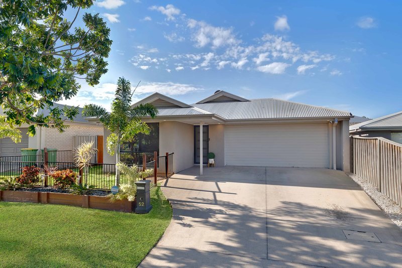 Photo - 52 Baybreeze Crescent, Murrumba Downs QLD 4503 - Image 2