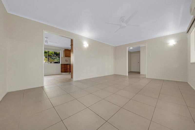 Photo - 52 Beak Street, New Auckland QLD 4680 - Image 5