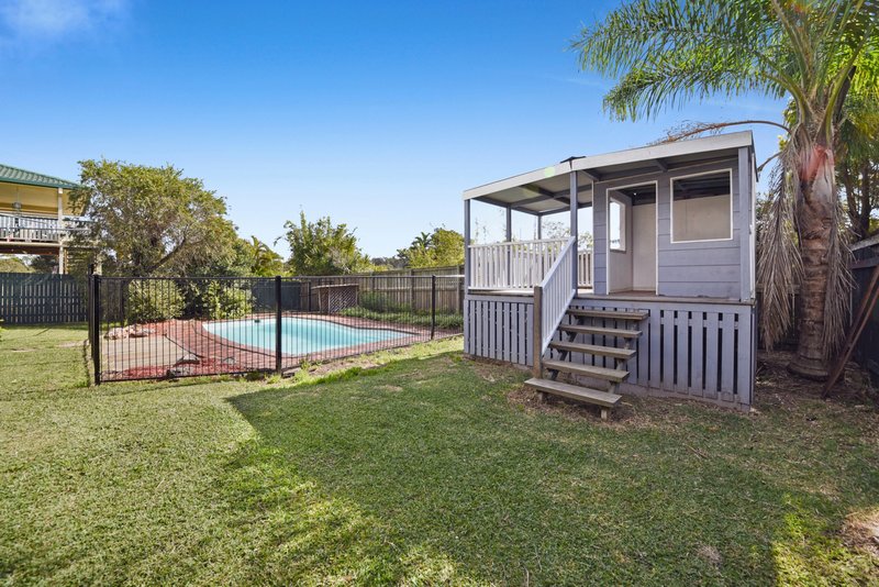 Photo - 52 Bennetts Road, Everton Hills QLD 4053 - Image 18