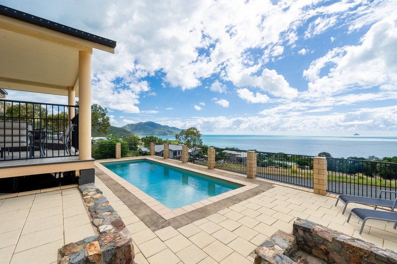 52 Blackcurrant Drive, Hideaway Bay QLD 4800