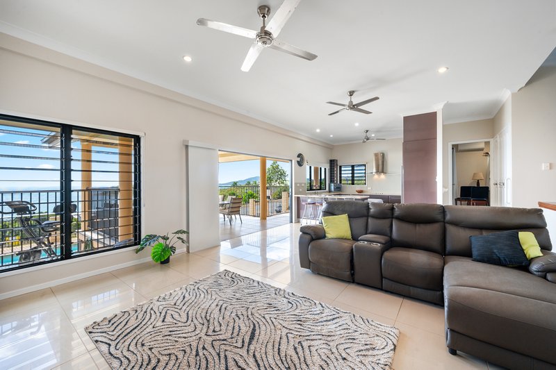 Photo - 52 Blackcurrant Drive, Hideaway Bay QLD 4800 - Image 10