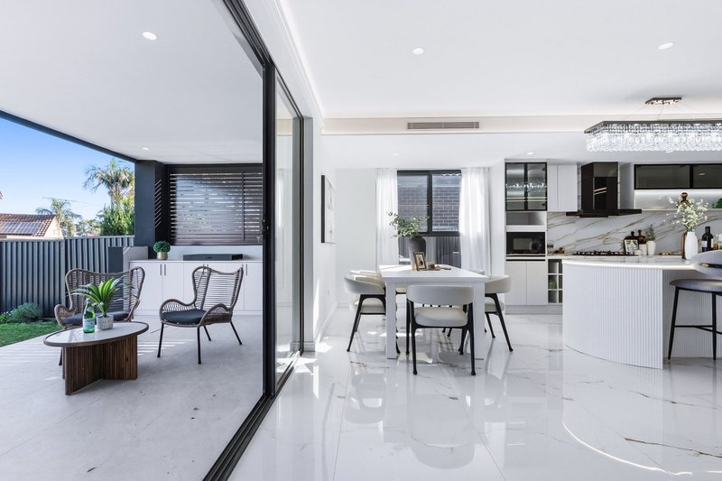 Photo - 52 Bonds Road, Peakhurst NSW 2210 - Image 9