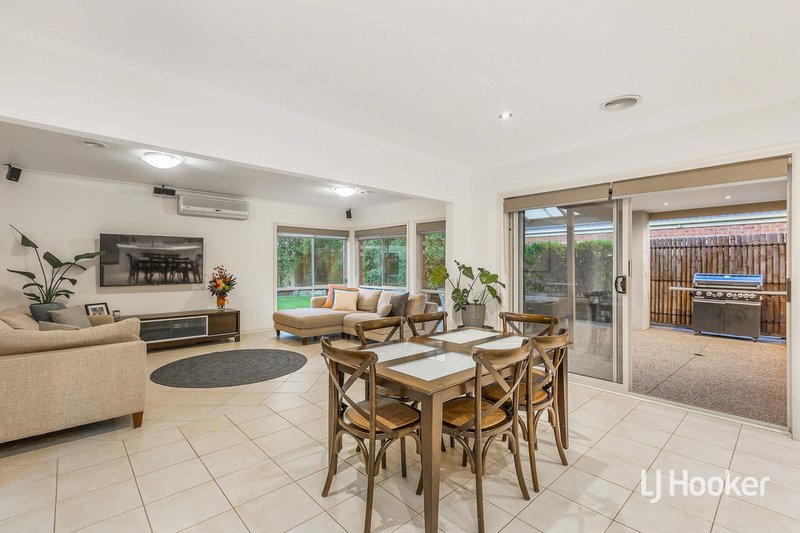 Photo - 52 Breakwater Crescent, Point Cook VIC 3030 - Image 6