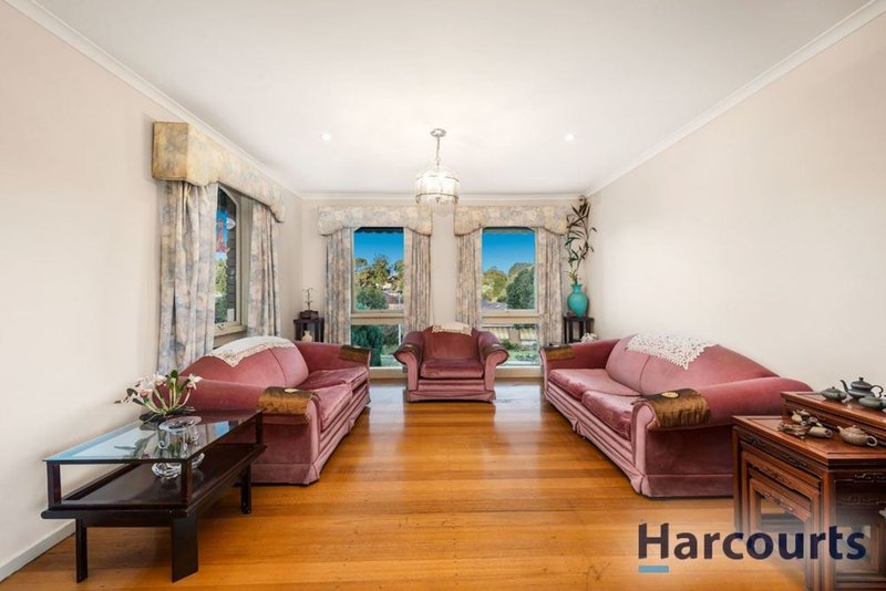 Photo - 52 Brentwood Drive, Wantirna VIC 3152 - Image 2