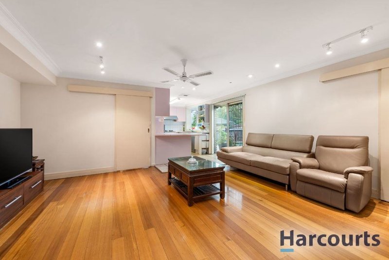 Photo - 52 Brentwood Drive, Wantirna VIC 3152 - Image 5