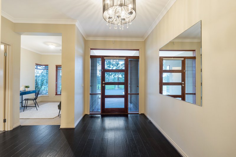 Photo - 52 Bridgehaven Drive, Craigieburn VIC 3064 - Image 2