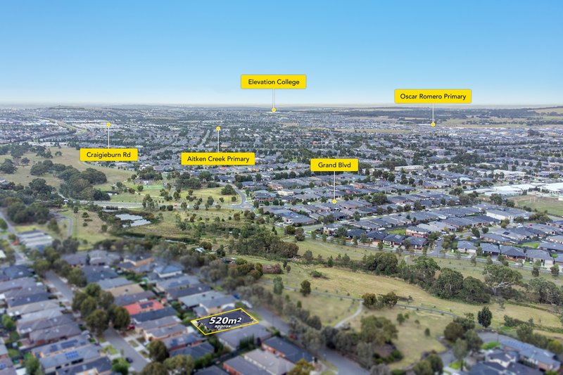 Photo - 52 Bridgehaven Drive, Craigieburn VIC 3064 - Image 20