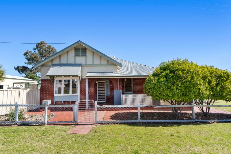 52 Brisbane Avenue, Cowra NSW 2794