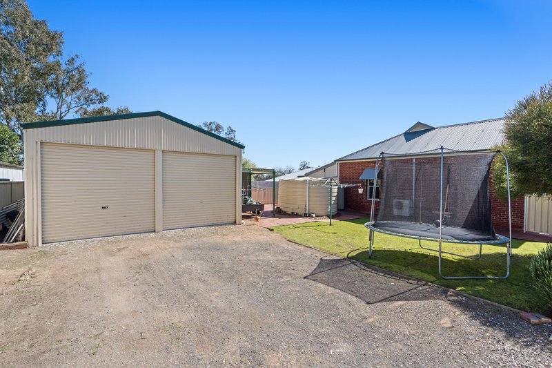 Photo - 52 Brisbane Avenue, Cowra NSW 2794 - Image 11