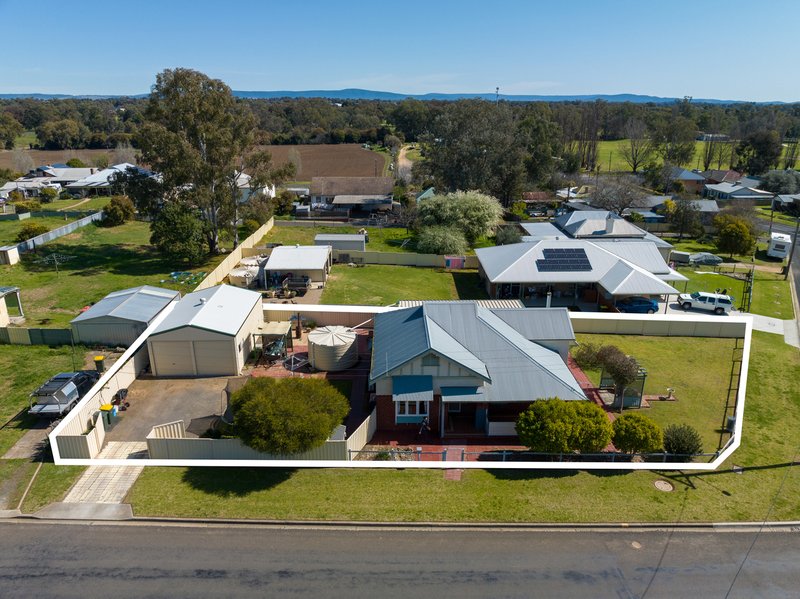 Photo - 52 Brisbane Avenue, Cowra NSW 2794 - Image 14